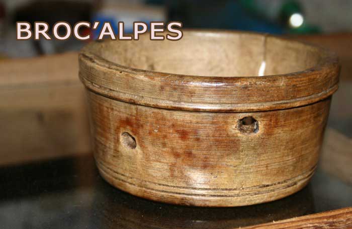 antiquité de Haute Savoie style montagne