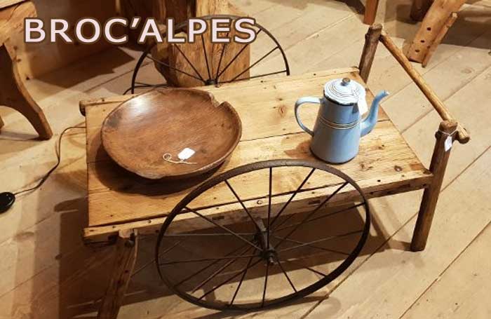 Chariot table basse antiquités savoyardes - H 45/31 x Lg 89 x lg 63 (roues) cm Jean Marc Desvignes Broc'Alpes