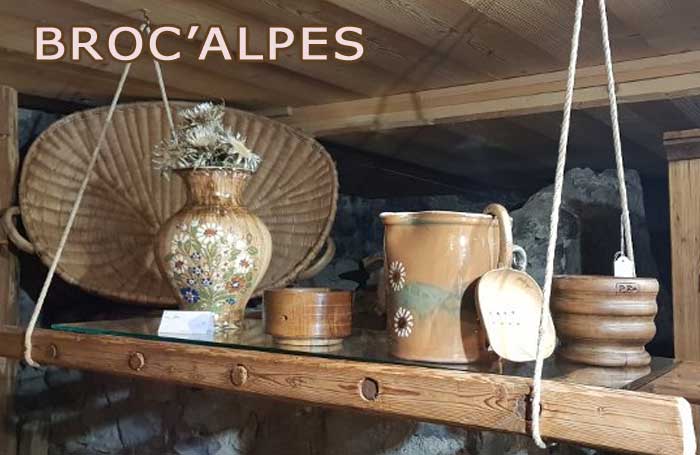 Échelle étagère suspendue avec plateau en verre antiquaire Entremont Haute Savoie