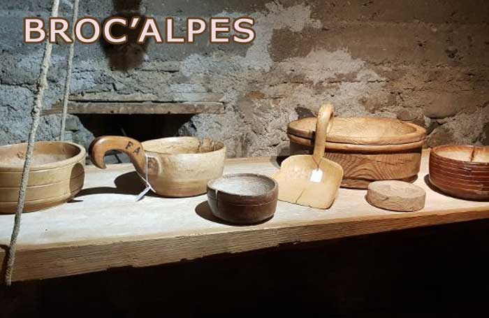 Moules et ustensiles pour la fabrication du fromage antiquaire Jean Marc Desvignes Broc'Alpes