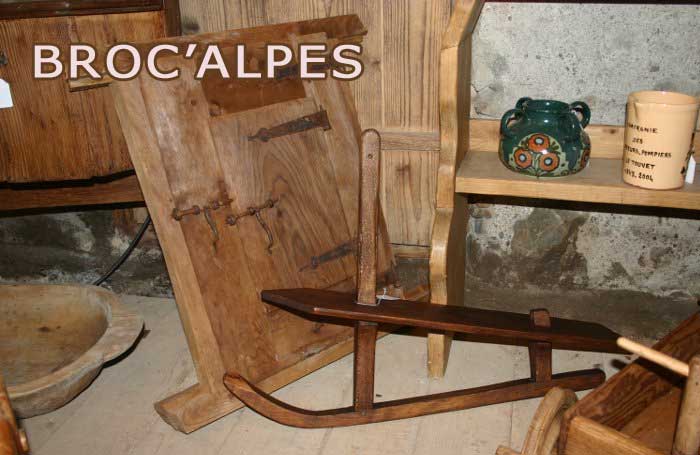 jeu pour enfant style de luge montagnarde en bois