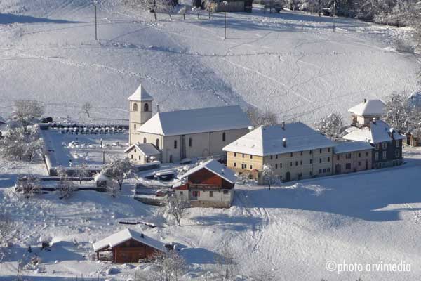 village de montagne des Alpes en Haute Savoie