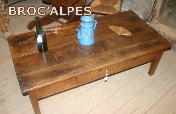 Table basse en noyer & merisier du Grand-Bornand - Dimensions : Lg 130 x lg 65 x H 42 cm